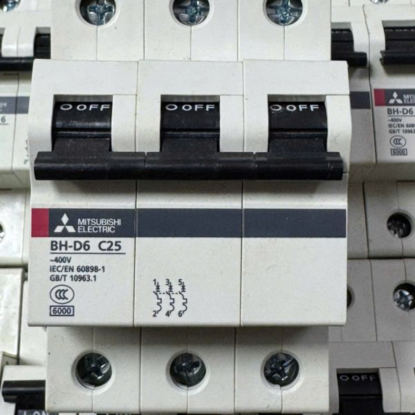 CẦU DAO ĐIỆN BH-D6 3P 25A TYPE C N CẦU DAO ĐIỆN BH-D6 3P 25A TYPE C N