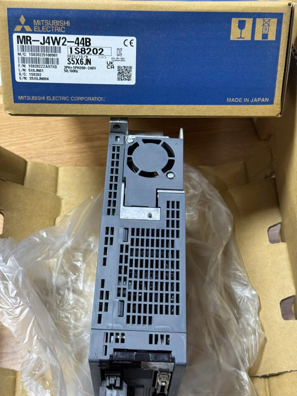 BỘ ĐIỀU KHIỂN SERVO MITSUBISHI MR-J4W2-44B